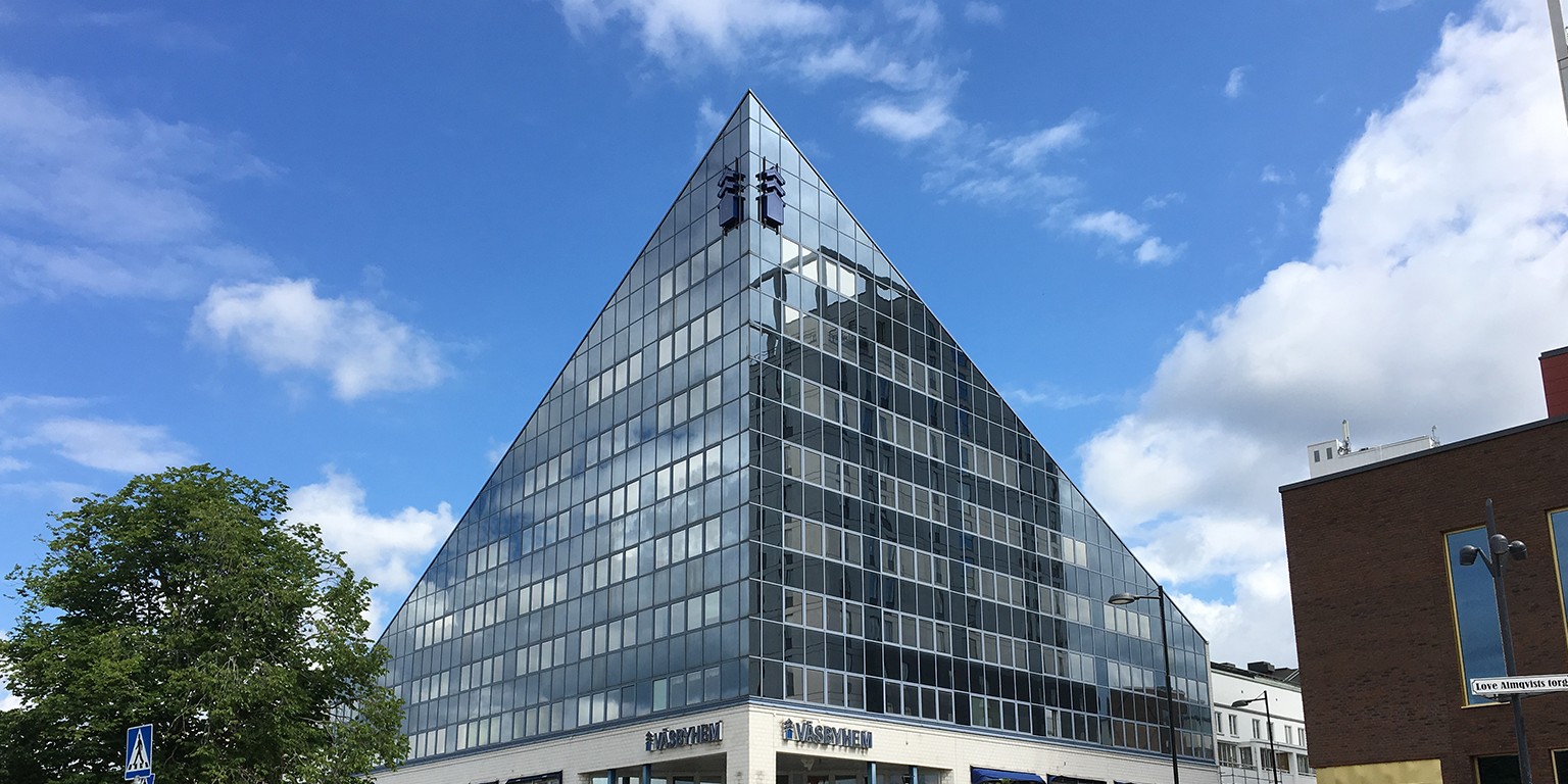 Pyramiden, Centralvägen 1, Upplands Väsby